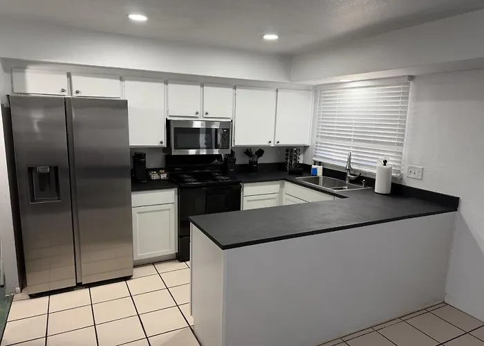 Old Town Art • 3br Sleeps 10 • Pool Ferienhaus Scottsdale