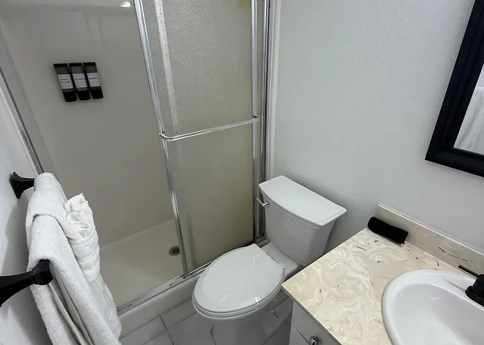 Old Town Art • 3br Sleeps 10 • Pool Ferienhaus *