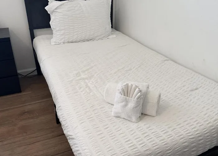 Ferienhaus Old Town Art • 3br Sleeps 10 • Pool