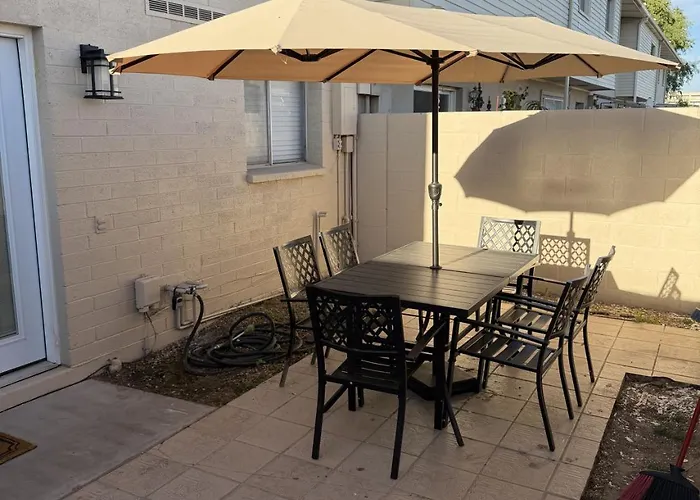 Old Town Art • 3br Sleeps 10 • Pool *