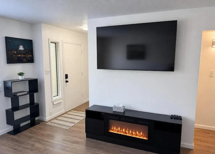 Old Town Art • 3br Sleeps 10 • Pool Ferienhaus Scottsdale