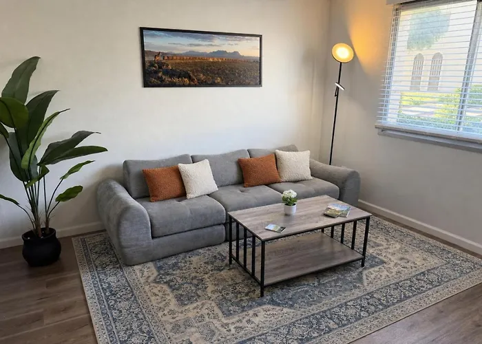Old Town Art • 3br Sleeps 10 • Pool Ferienhaus Scottsdale