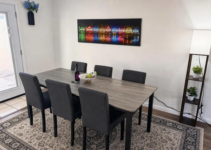 Old Town Art • 3br Sleeps 10 • Pool * Scottsdale